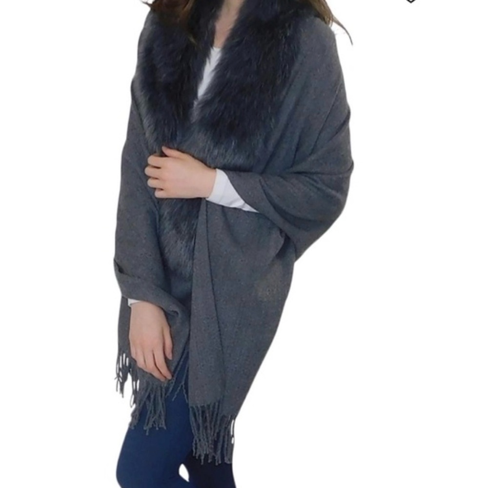 Elietian Gray Faux Fur Trimmed Shawl